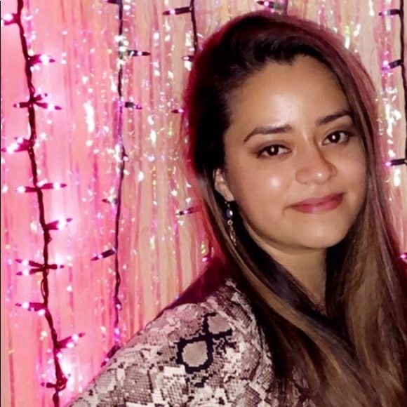 Meet your Posher, Alex - Picture 1 of 1